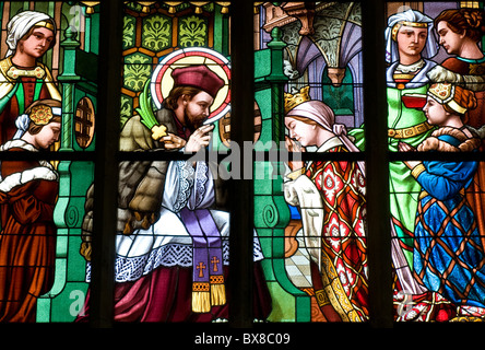 Glasmalerei in der St. Barbara Church, Kutna Hora, Tschechien Stockfoto