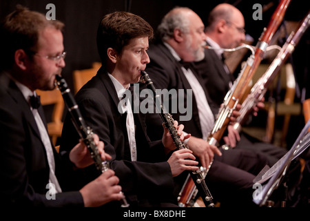 Ashdod Symphony Orchestra unter der Leitung von Mark Wallach Stockfoto