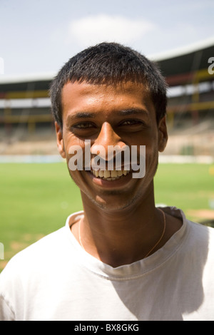 Murali Krishna ist ein Cricketer, für den Bundesstaat Karnataka in Indiens erste Klasse inländischen Turnier, die Ranji Trophäe spielt. Stockfoto