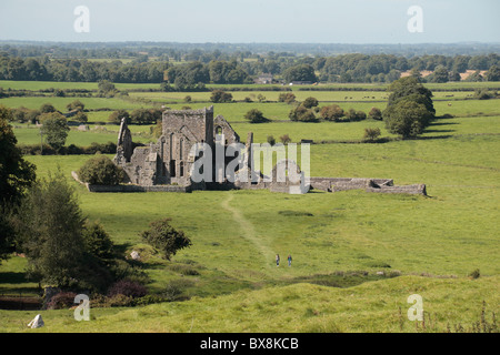 Hore Abbey betrachtet aus dem Pfad der Toten, in Cashel, Co. Tipperary, Irland (Eire). Stockfoto