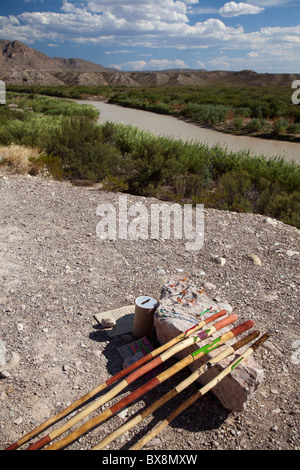 Handarbeiten zum Verkauf von Mexikanern illegal überqueren Rio Grande Stockfoto