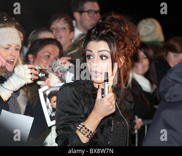 Cher Lloyd 2010 X Faktor Finalist auf der drei Grafschaften Messe Boden Malvern Autogramme für ihre fans Stockfoto