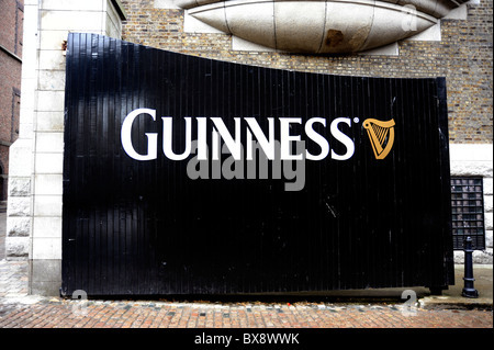 Die Tür des Guinness Storehouse, Dublin City, Irland Stockfoto