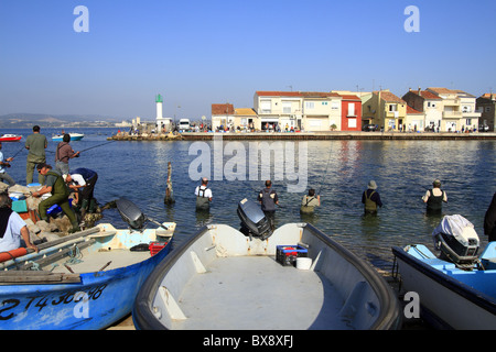 Angeln von der Dorade in La Pointe Courte, Sete, Frankreich Stockfoto