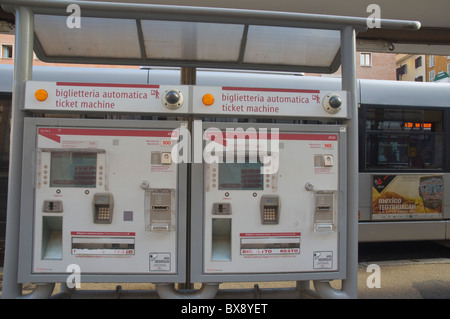 Ticket-Maschinen Bushaltestelle Piazza San Silvestro quadratischen zentralen Rom Italien Europa Stockfoto