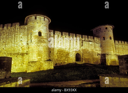 La Cite einer mittelalterlichen feudalen Festung in der Stadt Carcassonne Languedoc-Roussillon Frankreich Europa Stockfoto