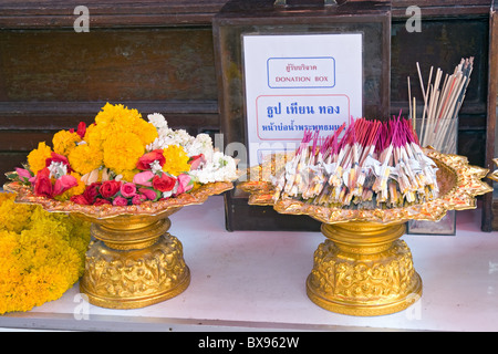 Ort der Spenden im buddhistischen Tempel Stockfoto