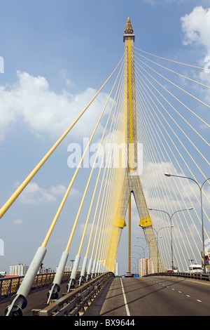 Rama-VIII-Brücke in Bangkok, Thailand Stockfoto