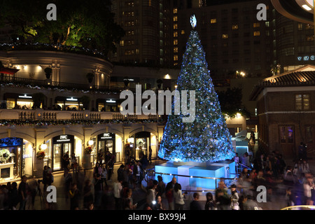 Weihnachtsbaum im 1881 Heritage in Hong Kong. Stockfoto