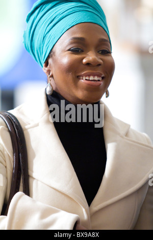 R&B-Sängerin India Arie war unter den 1.000 geladenen Gästen die 2010 Nobel Peace Prize Award Zeremonie zu Ehren inhaftierten chinesischen Dissidenten Liu Xiaobo. Die Veranstaltung fand im Rathaus in der Innenstadt von Oslo, Norwegen, am 10. Dezember 2010 statt. Am folgenden Tag trat India Arie der International im Fernsehen übertragen Nobel Peace Prize Concert zusammen mit anderen Künstlern wie Herbie Hancock, Florenz und die Maschine, Robyn, A.R. Rahman und Barry Manilow. (Foto: Scott London) Stockfoto