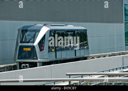 Straßenbahnwagen am Changi Airport terminal Singapur Südostasien Stockfoto