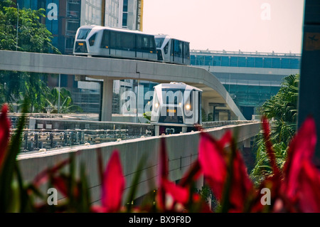 Straßenbahnwagen am Changi Airport terminal Singapur Südostasien Stockfoto