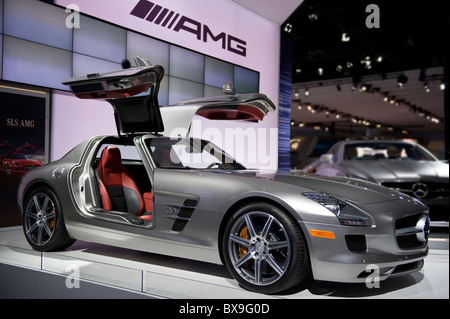 Mercedes-Benz SLS AMG bei den 2010 LA Automesse im Los Angeles Convention Center, Los Angeles, Kalifornien, USA Stockfoto