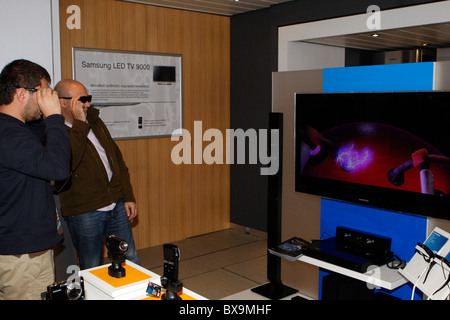Sehen Sie sich in 3D tv Stockfoto