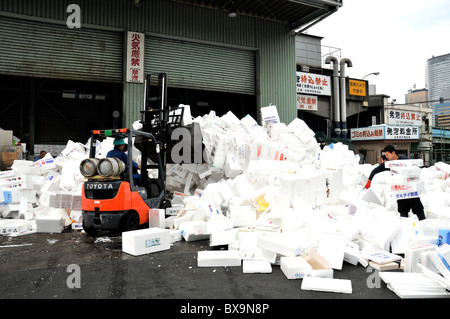 Isotherm-Boxen, Tsukiji Fish Market, Tokyo, Japan Stockfoto