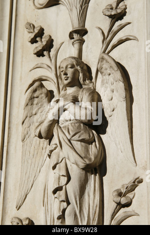 Detail der Schnitzerei an Wand Sant'Antonio da Padova Kirche, Rom Stockfoto