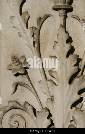 Detail der Schnitzerei an Wand Sant'Antonio da Padova Kirche, Rom Stockfoto