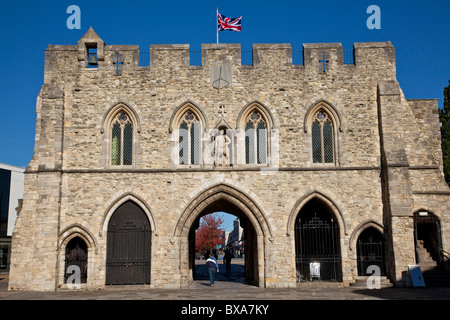 Die Bargate. Mittelalterliche Gebäude (1180), Southampton, England Stockfoto