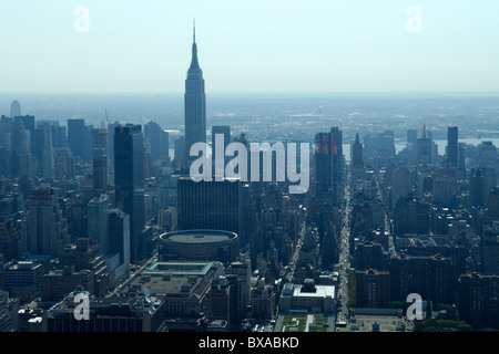 Luftaufnahme von Midtown West einen verschmutzten tagsüber im heißen Sommer, Manhattan, New York City, USA Stockfoto