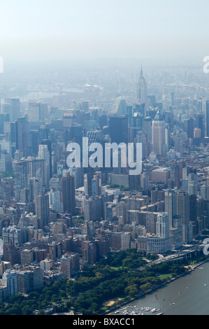 Luftaufnahme von Midtown West einen verschmutzten tagsüber im heißen Sommer, Manhattan, New York City, USA Stockfoto