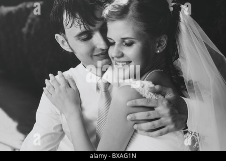 Junge Hochzeit paar Porträt. Retro-Stil-Farben schwarz und weiß. Stockfoto