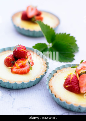 Dessert-Torte mit Erdbeeren Stockfoto