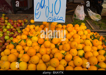 Orangen auf Mercato di Ballarò-Markt Albergheria Stadtteil Palermo Sizilien Italien Mitteleuropa Stockfoto