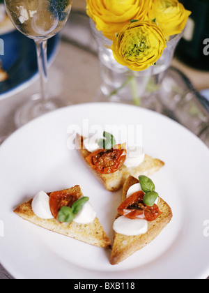 Vorspeisen mit Käse und Tomaten Stockfoto
