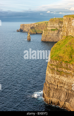 Klippen von Moher, County Clare, Munster, Irland. Stockfoto