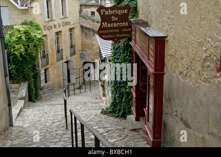 Gasse, Macaron Shop, St. Emilion, Bordeaux, Frankreich Stockfoto