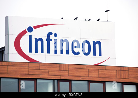 Logo auf das Hauptquartier der Infineon Technologies AG, Neubiberg bei München, Bayern, Deutschland, Europa Stockfoto