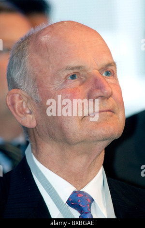 Ferdinand Karl Piech, Vorsitzender des Aufsichtsrats der Volkswagen AG, in der Gruppe-Nacht der Volkswagen AG, zu der Stockfoto