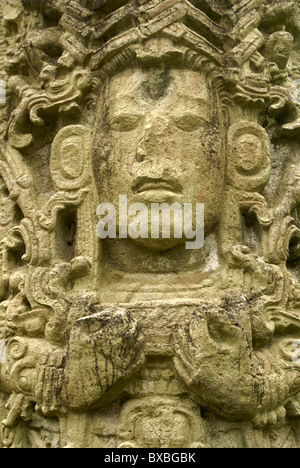 Lokeness von Copan Herrscher 18 Kaninchen auf Stele A bei den Maya-Ruinen von Copán, Honduras. Copan ist ein UNESCO-Weltkulturerbe. Stockfoto