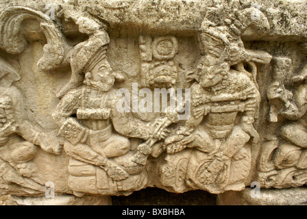 Detail von Altar Q, der die 16 Herrscher der Maya-Stadt Copan, Copan Ruinen, Honduras zeigt Stockfoto