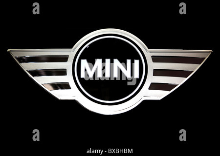 Logo der Marke Mini Auto, Teil der BMW AG-Gruppe, bei der 63. Internationale Automobilausstellung internationale Automobil-Ausstellung Stockfoto