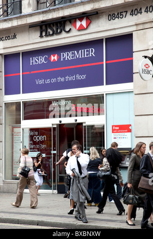 Tochtergesellschaft der HSBC Bank in der Oxford Street in London, England, Vereinigtes Königreich, Europa Stockfoto