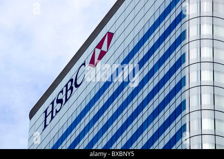 Logo auf das Hauptquartier der HSBC Bank in Canary Wharf in London, England, Vereinigtes Königreich, Europa Stockfoto