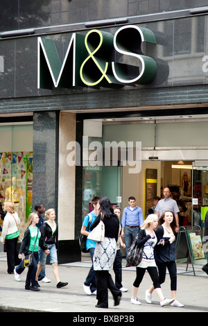 Geschäft des Einzelhandels Marks and Spencer auf der Oxford Street in London, England, Vereinigtes Königreich, Europa Stockfoto