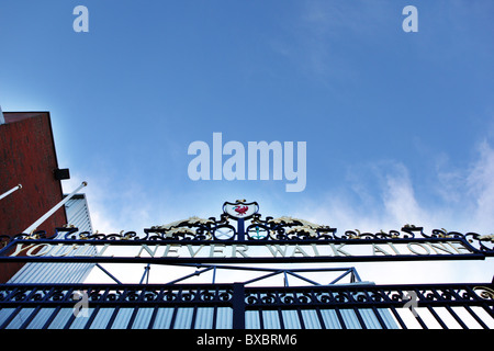 Die Tore an der Anfield Road, Liverpool Football Club. Stockfoto