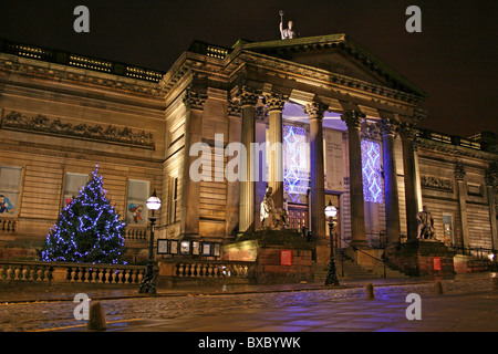 Liverpool Walker Art Gallery an Weihnachten, Merseyside, England, UK Stockfoto