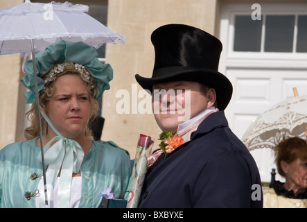 Menschen in regency Tracht, die Teilnahme an der jährlichen Jane Austen Festival Promenade: Bath, Somerset, Großbritannien: September 2010 Stockfoto