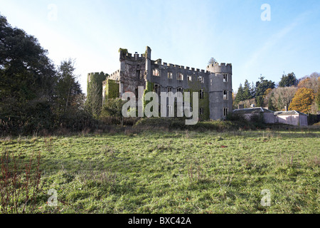 Ruperra Burg, einer verlassenen Burg, in der Nähe von Caerphilly, South Wales, zerstört durch einen Brand im Jahre 1941 und Links zu verschlechtern. Stockfoto