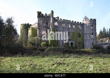 Ruperra Burg, einer verlassenen Burg, in der Nähe von Caerphilly, South Wales, zerstört durch einen Brand im Jahre 1941 und Links zu verschlechtern. Stockfoto