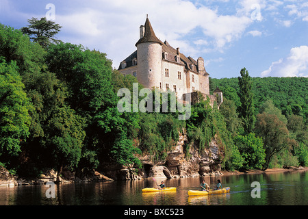 Frankreich, Quercy, Lot, Château De La Treyne, Kanu-Kajak auf der Dordogne Stockfoto