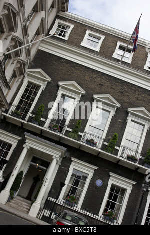 , Zuvor in Piccadilly, die In- und Out-Club in St. James Square, einem der vielen Herren Clubs in der Nähe. Stockfoto