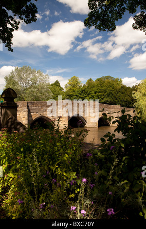 Die alte Brücke von Bakewell über den Fluss Wye Derbyshire Peak District East MIdlands ENgland Stockfoto