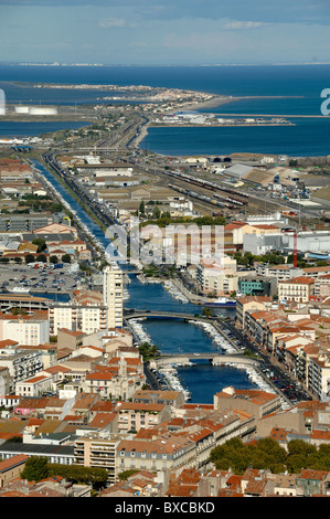 Luftaufnahme über Sète und den Königlichen Kanal vom Mont St-Clair Aussichtspunkt, Hérault, Frankreich Stockfoto