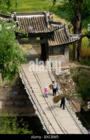 Alten Kettenbrücke in Shigu, Yunnan, China Stockfoto