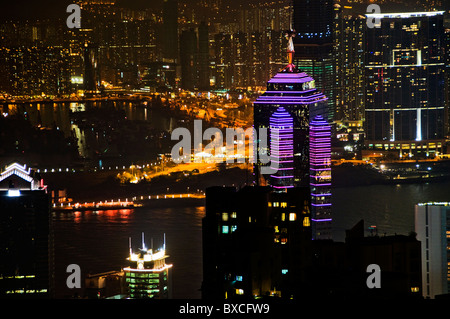 City Skyline der Innenstadt von Hongkong China in der Nacht vom Victoria Peak Stockfoto