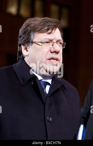 Irische Premierminister Brian Cowen kommt zu dem EU-Gipfel am 16. Dezember 2010 Stockfoto